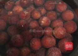 杨梅罐头的做法图解1
