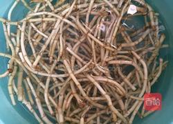 鱼腥草猪骨汤的做法图解2