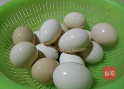 香喷喷卤鸡蛋的做法图解1