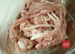 青椒炒肉丝的做法图解1