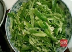 青椒炒肉丝的做法图解3