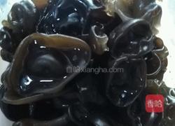 凉拌黑木耳的做法图解1