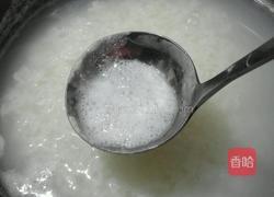皮蛋火腿粥的做法图解3