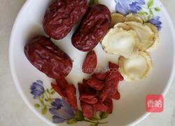 滋补排骨汤的做法图解1