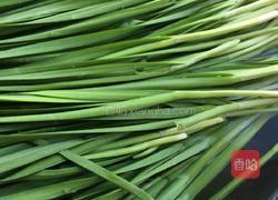 海肠鸡蛋韭菜盒子的做法图解1