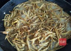 凉拌干黄花菜的做法图解1