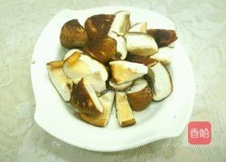 小土豆香菇烧鸡块的做法图解2