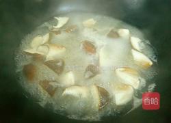 小土豆香菇烧鸡块的做法图解7