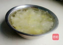 红枣枸杞银耳汤的做法图解2