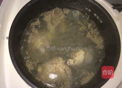 玉米筒子骨营养汤的做法图解1