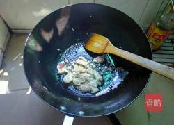 蒜苔炒肉的做法图解2