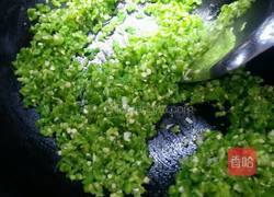 青椒炒皮蛋的做法图解4