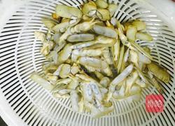 葱油鲜蛏九节虾的做法图解1