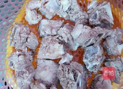 葱香排骨的做法图解1