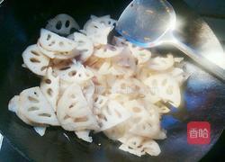 炝炒藕片的做法图解5