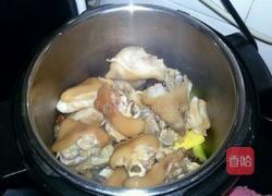 猪蹄海带营养汤的做法图解3