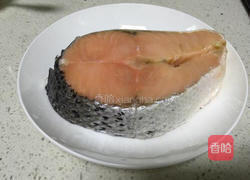 香煎三文鱼的做法图解1