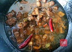 五花肉炖粉条的做法图解9