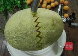 哈密瓜果盘的做法图解3
