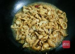 雪菜炒猪大肠的做法图解8