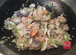西班牙海鲜炖饭的做法图解3