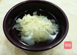 百合莲子银耳汤的做法图解1