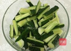 酸辣甜黄瓜的做法图解1