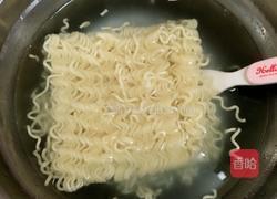 捞面的做法图解1