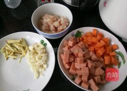 鸡肉三丁的做法图解1