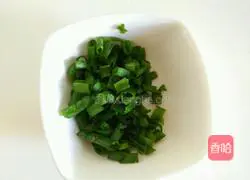 Illustration of how to make scallion pancake 4