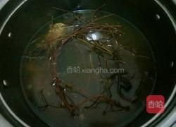 鸡骨草灵芝瘦肉汤的做法图解7