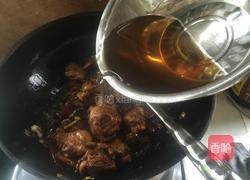 香菇炖鸡的做法图解13