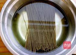 西红柿鸡蛋苦荞拌面的做法图解2