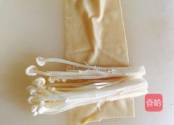 豆皮金针菇卷的做法图解3