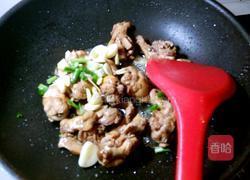 土豆炖鸡翅根的做法图解9