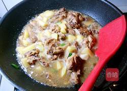 土豆炖鸡翅根的做法图解11