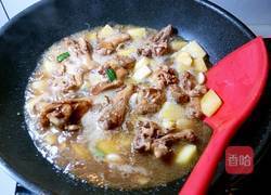 土豆炖鸡翅根的做法图解12