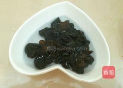 黄瓜拌木耳的做法图解1