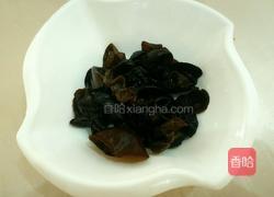 黄瓜拌木耳的做法图解3