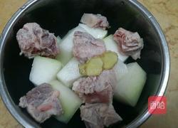 冬瓜干贝排骨汤的做法图解4