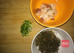 梅干菜扣肉饼的做法图解2
