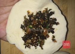 梅干菜扣肉饼的做法图解6