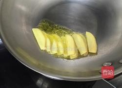姜葱爆花甲的做法图解3