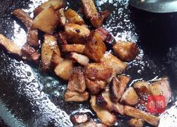 土豆蒜子烧扣肉的做法图解5