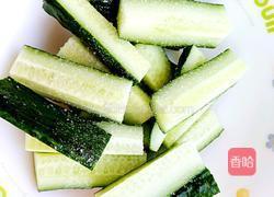 油泼多味黄瓜条的做法图解2