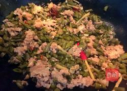 肉末酸豆角的做法图解3