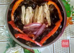 洋葱腐竹拌木耳的做法图解5