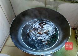 洋葱腐竹拌木耳的做法图解2