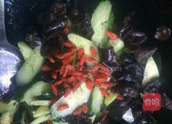 黄瓜炒木耳的做法图解7