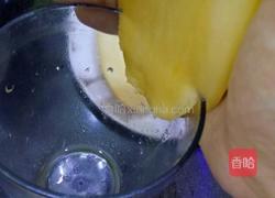 百香芒果汁的做法图解2